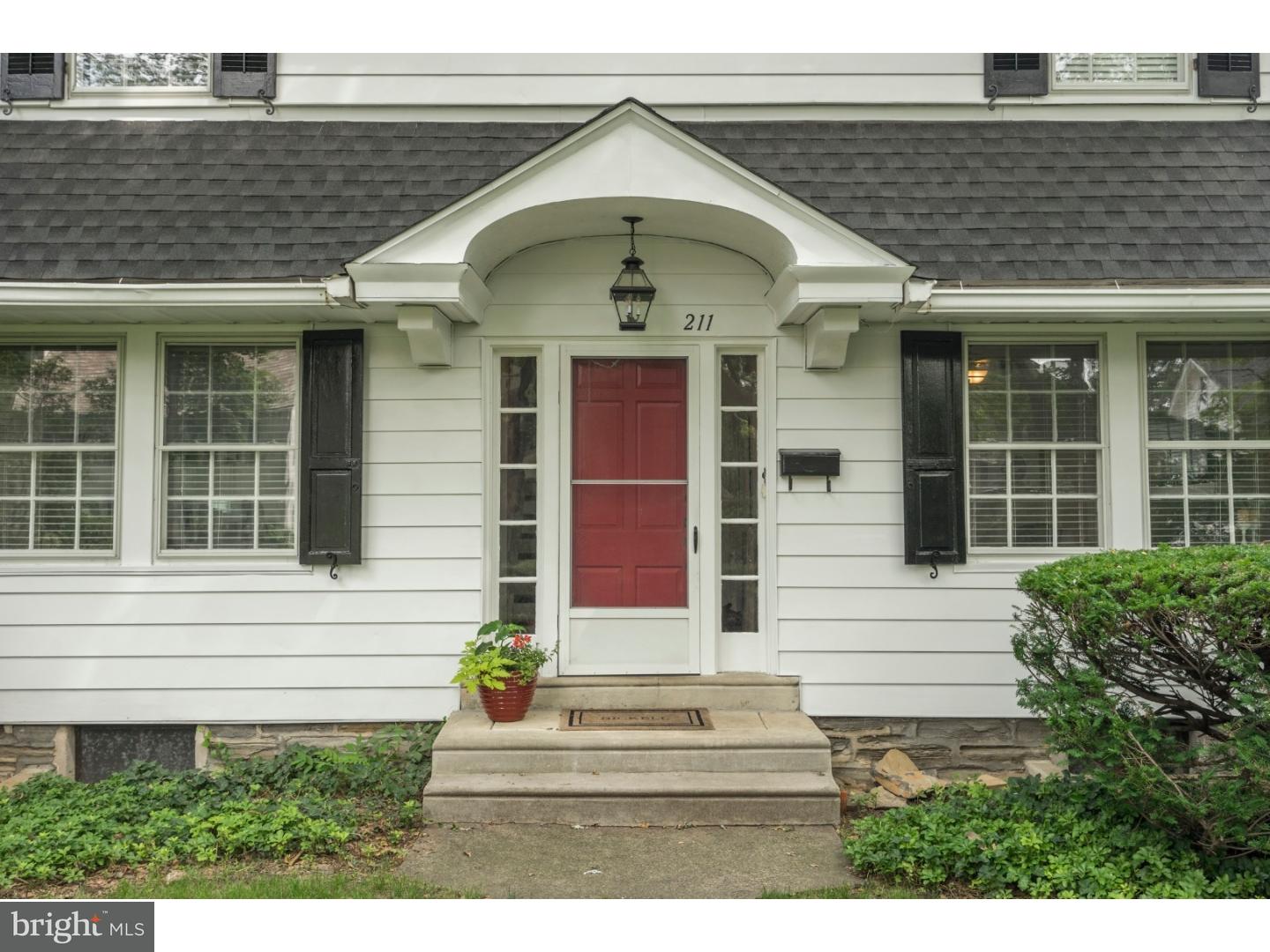 211 Avon Road Narberth, PA 19072 - Photo 3 of 25 Gallery Image 3