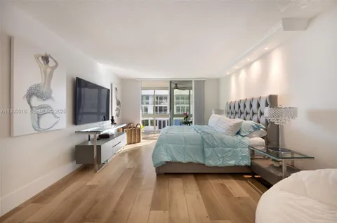 $850,000 | 5401 Collins Avenue, Unit 102, Miami Beach, FL 33140