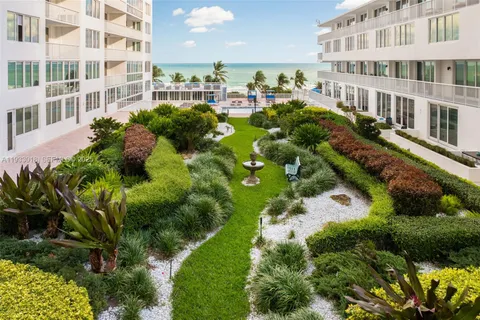 $850,000 | 5401 Collins Avenue, Unit 102, Miami Beach, FL 33140