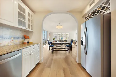 $850,000 | 5401 Collins Avenue, Unit 102, Miami Beach, FL 33140