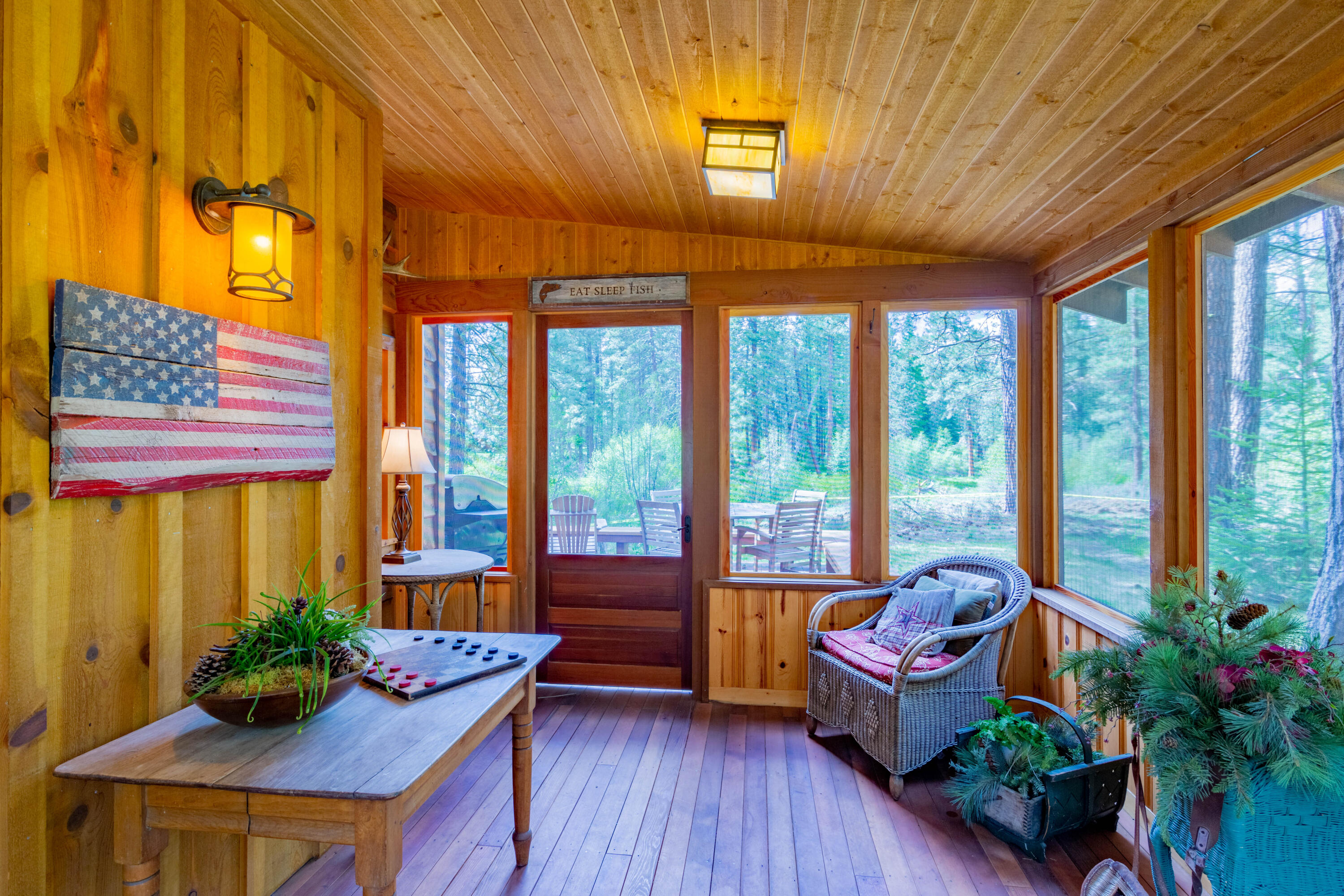 13375 Southwest Forest Service Road, Unit 26 U2 Camp Sherman, OR 97730 - Photo 4 of 25 metolius-river-luxury-cabin-26-screenedp
