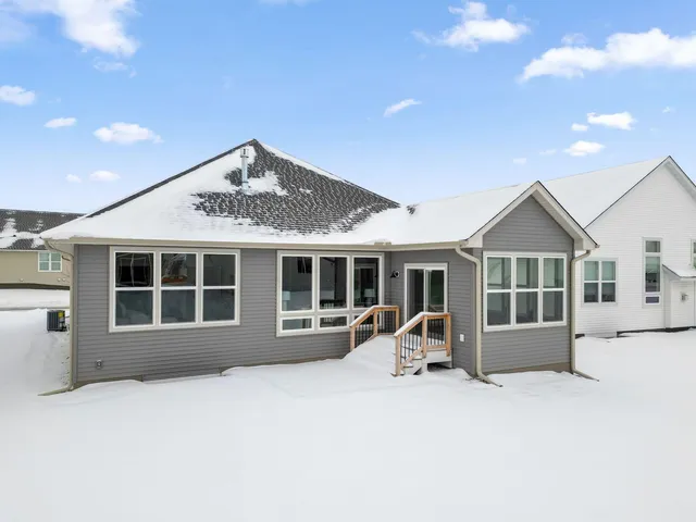 $569,900 | 2160 Ridgepointe Drive, Hastings, MN 55033