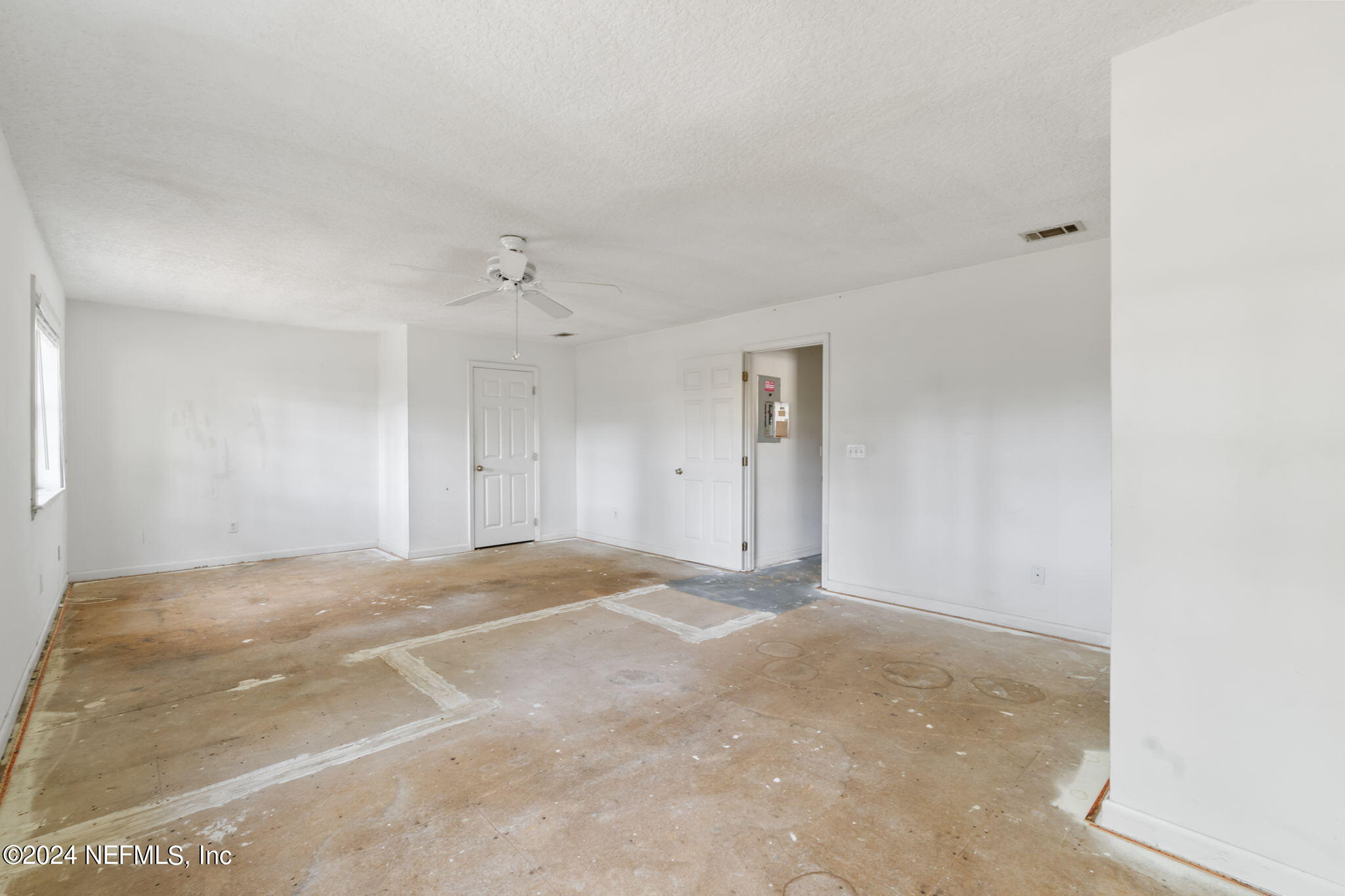 1356 Allie Murray Road Middleburg, FL 32068 - Photo 29 of 41 Guest Bedroom_4