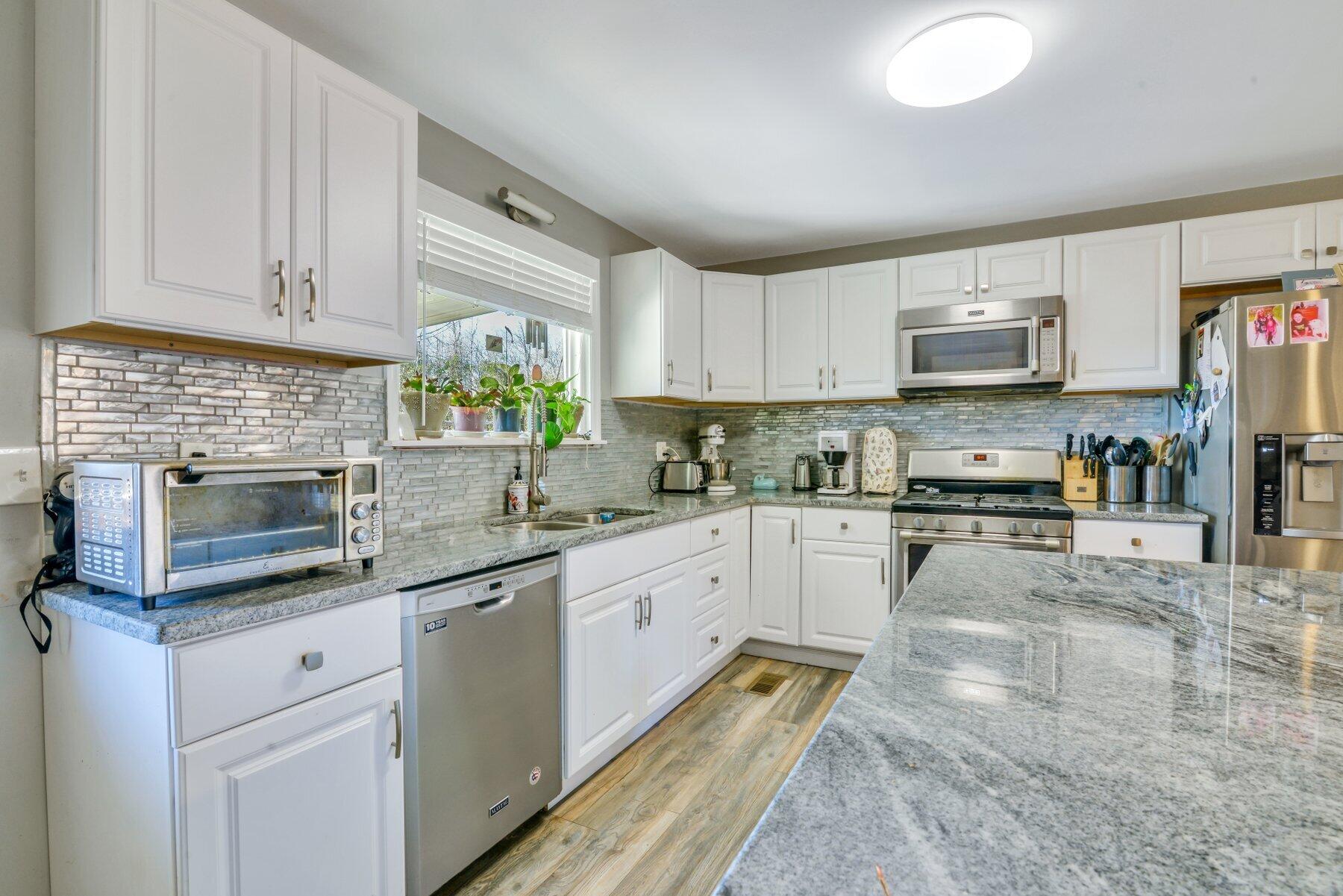 7353 Commodore Road Hollywood, SC 29449 - Photo 4 of 28 7353 Commodore Rd