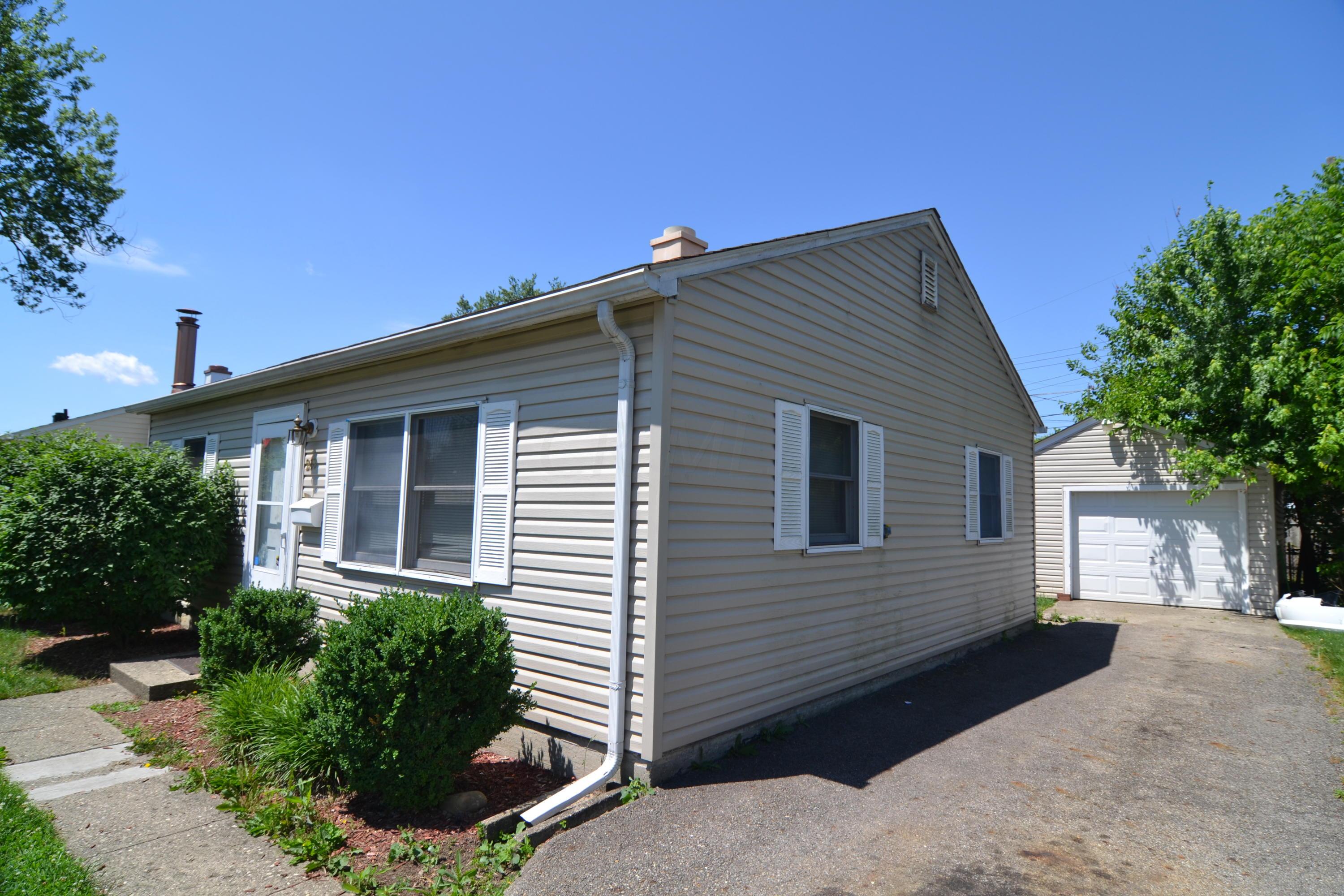 217 Ross Road Whitehall, OH 43213 - Photo 2 of 12 Gallery Image 2