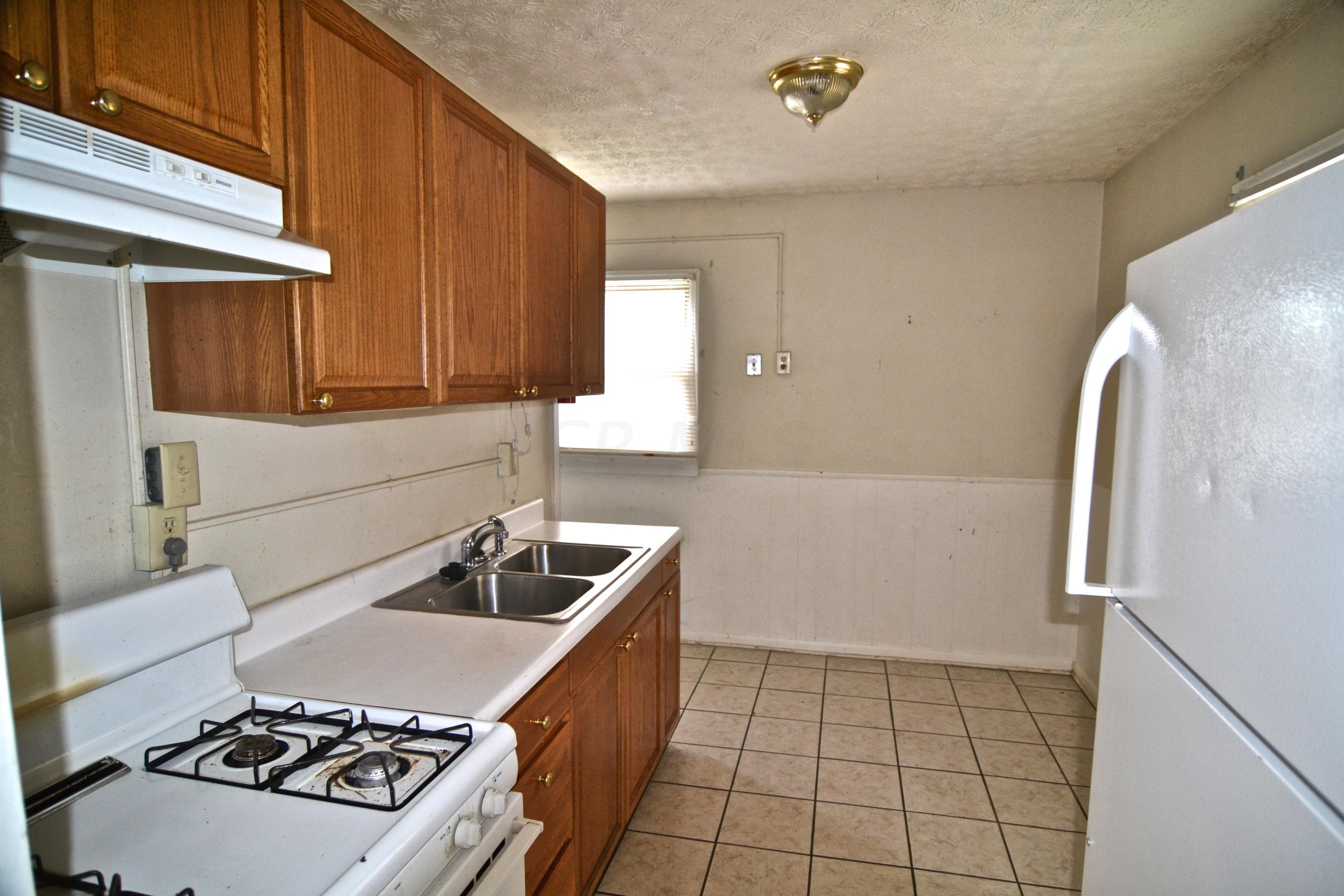 217 Ross Road Whitehall, OH 43213 - Photo 6 of 12 Gallery Image 6