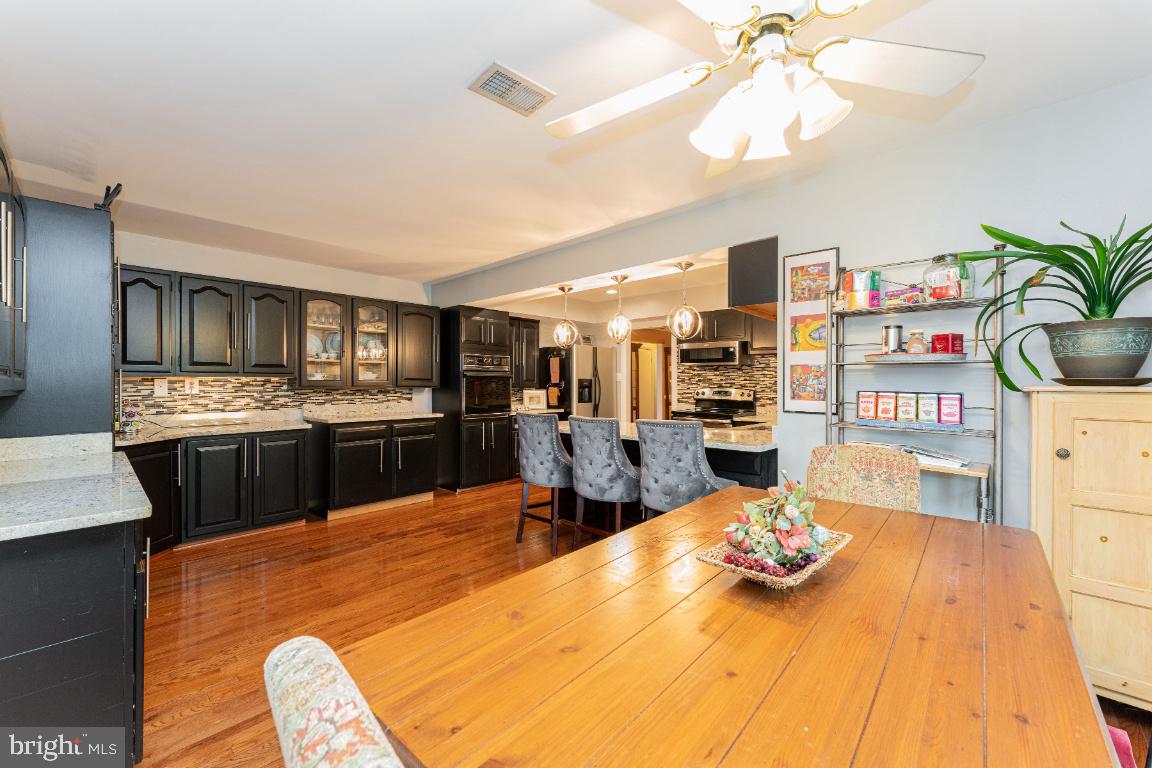 9201 Lawnview Lane Laurel, MD 20708 - Photo 12 of 49 Plenty of cabinet storage