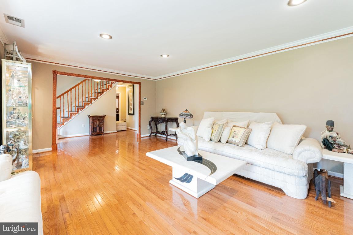 9201 Lawnview Lane Laurel, MD 20708 - Photo 19 of 49 Gorgeous hardwood floors throughout