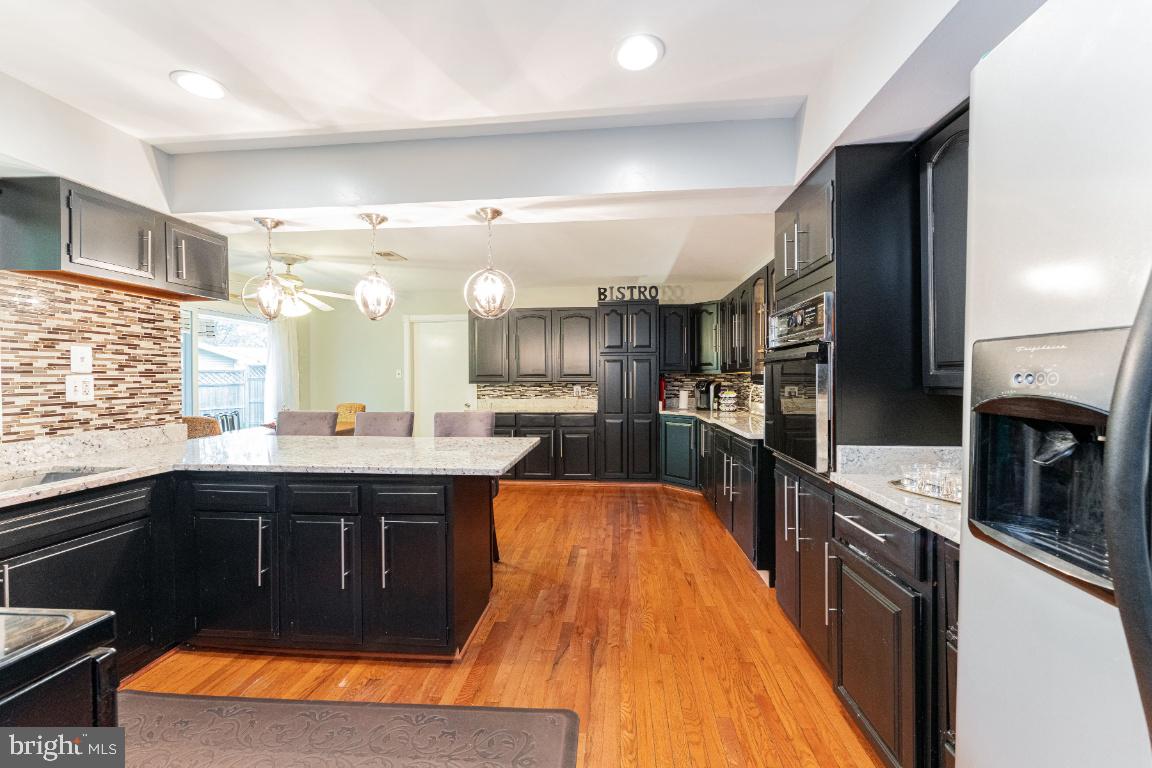 9201 Lawnview Lane Laurel, MD 20708 - Photo 3 of 49 Recently remodeled gourmet kitchen!