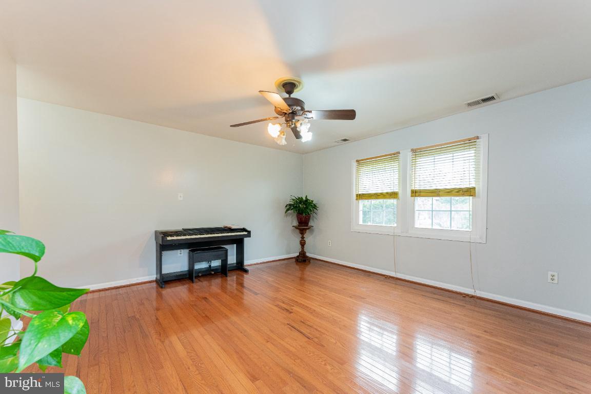 9201 Lawnview Lane Laurel, MD 20708 - Photo 21 of 49 Main Level Primary Bedroom