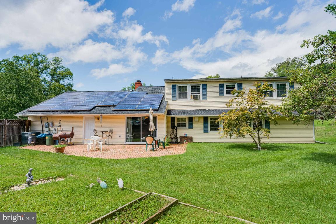 9201 Lawnview Lane Laurel, MD 20708 - Photo 36 of 49 Room to garden