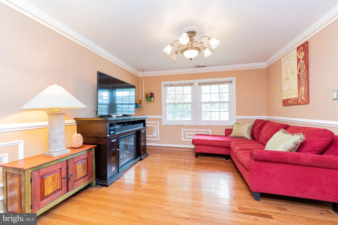 9201 Lawnview Lane Laurel, MD 20708 - Photo 10 of 49 Gallery Image 10