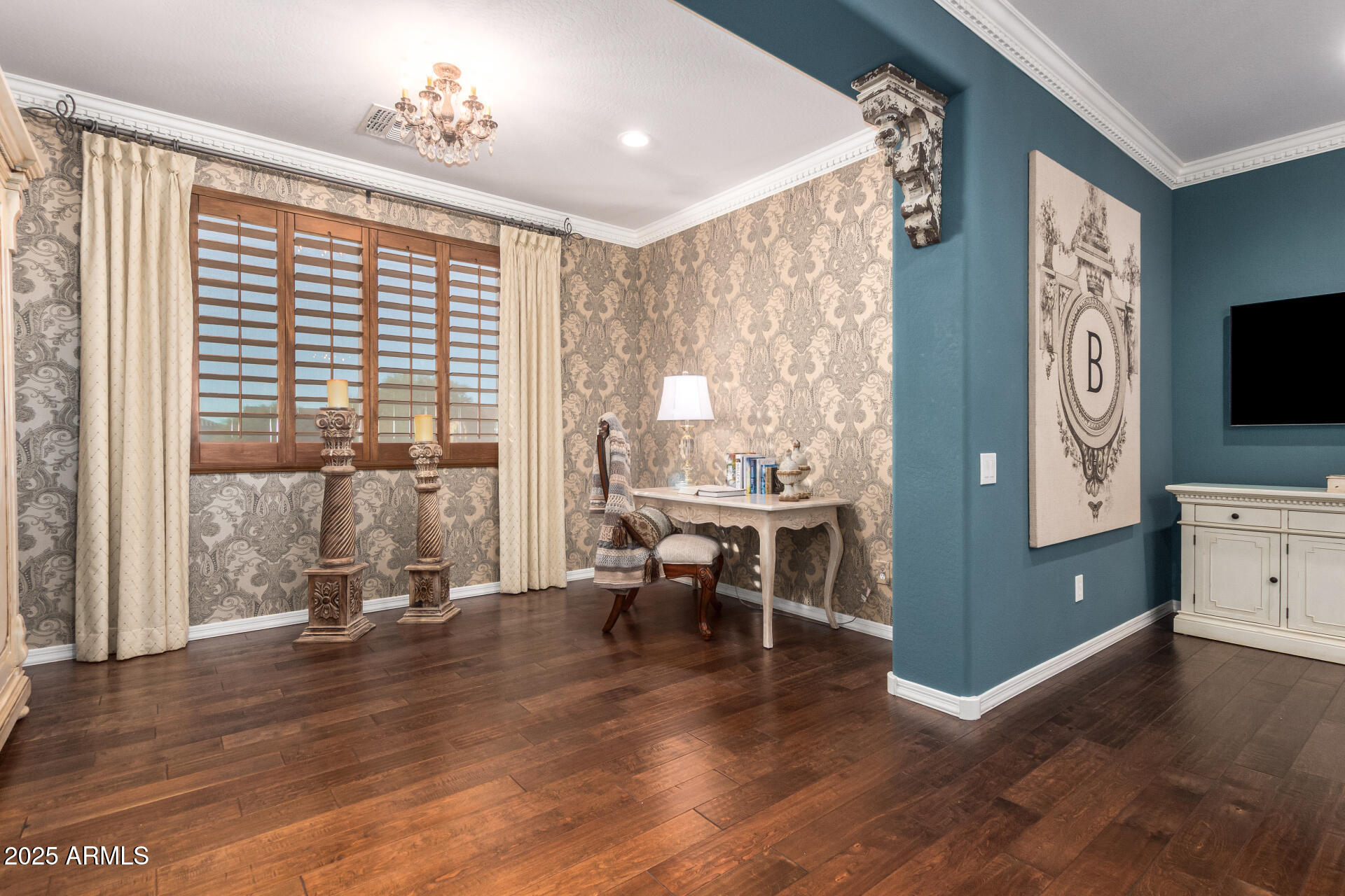 21626 North 38th Way Phoenix, AZ 85050 - Photo 22 of 72 a view of a livingroom with furniture and a window