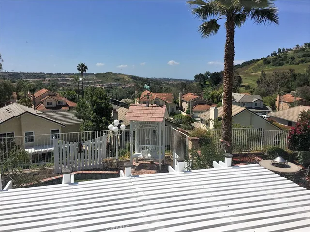 a house view with a outdoor space