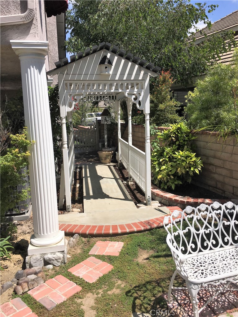 29022 Modjeska Peak Lane Lake Forest, CA 92679 - Photo 34 of 36 a view of an outdoor space