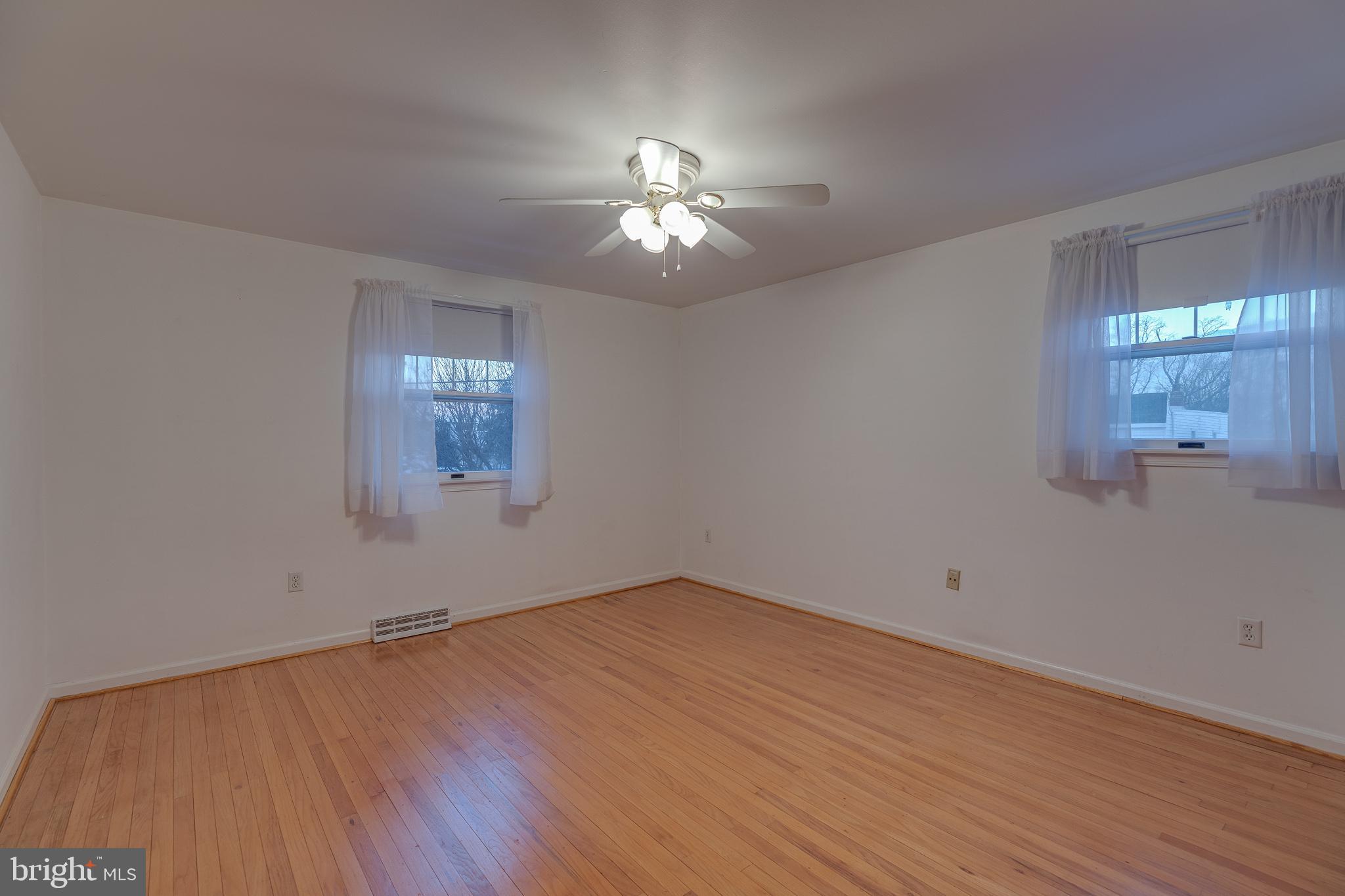 10963 Kipling Lane Philadelphia, PA 19154 - Photo 26 of 39 a view of empty room with wooden floor