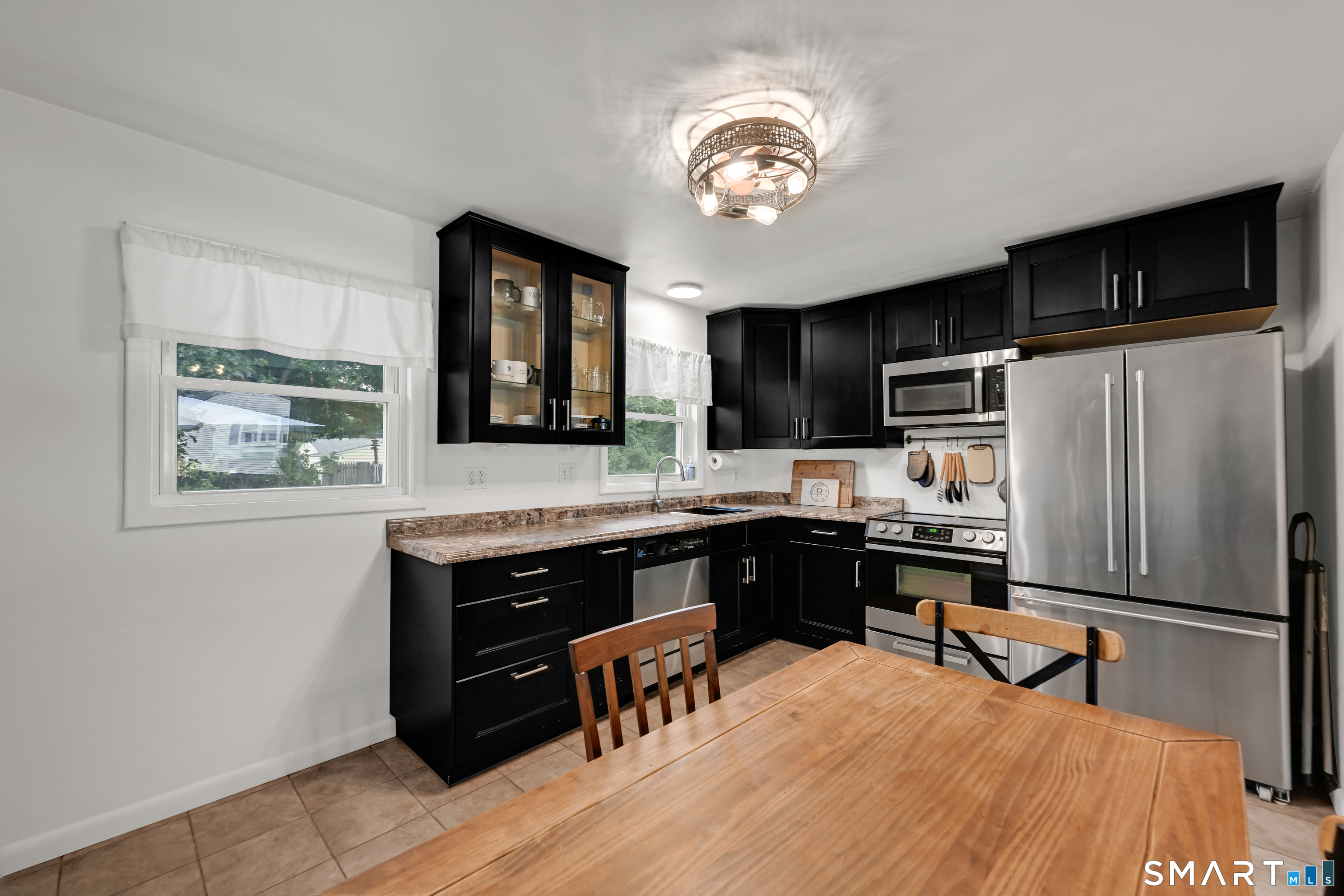 198 Beacon Manor Road Naugatuck, CT 06770 - Photo 8 of 22