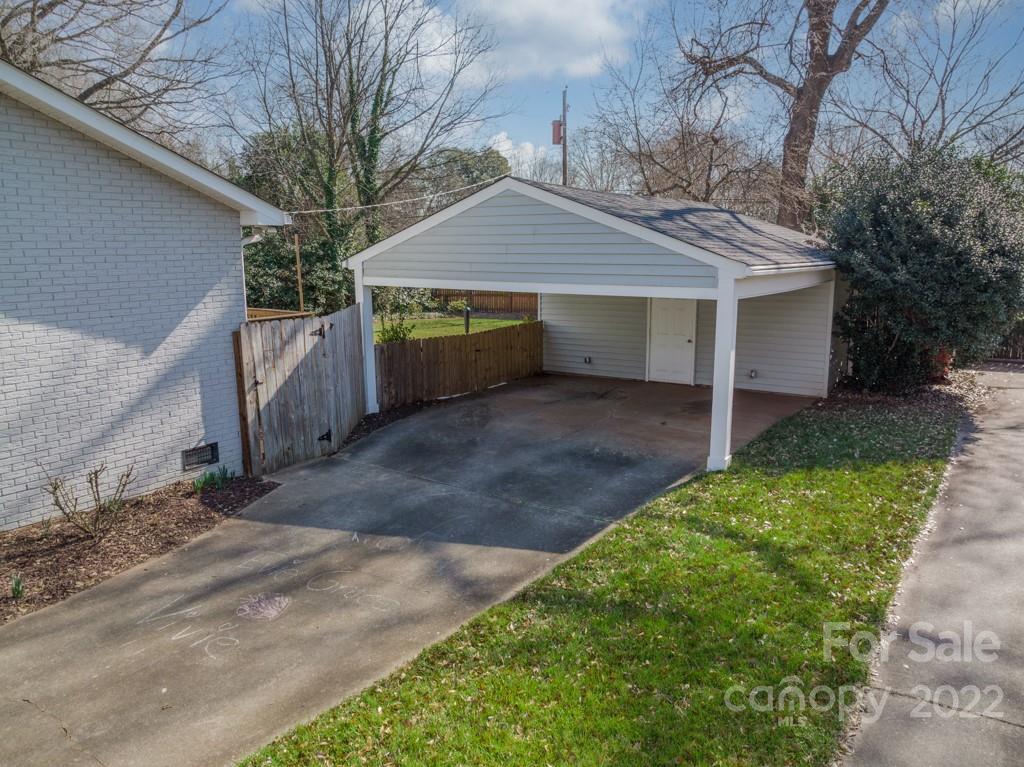 556 Sandridge Road Charlotte, NC 28210 - Photo 41 of 44 Gallery Image 41