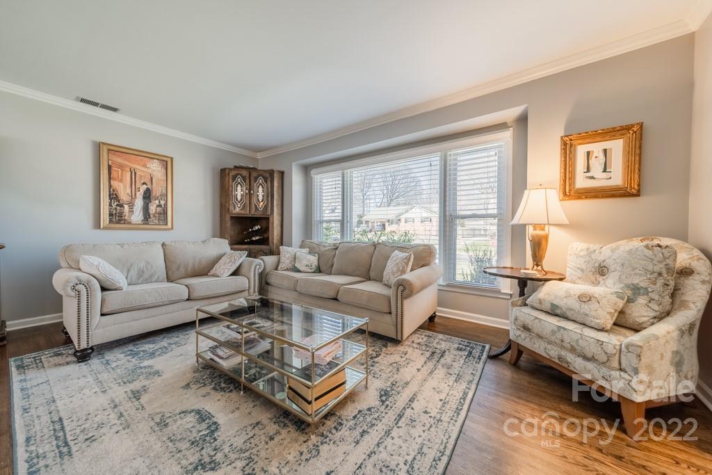 556 Sandridge Road Charlotte, NC 28210 - Photo 5 of 44 Gallery Image 5