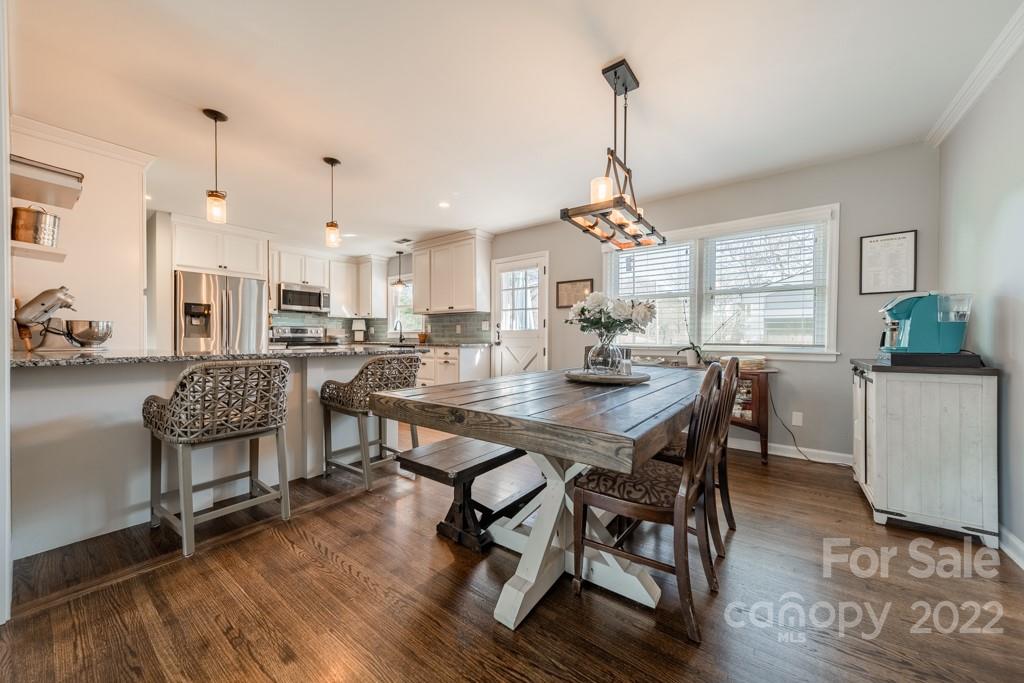 556 Sandridge Road Charlotte, NC 28210 - Photo 8 of 44 Gallery Image 8