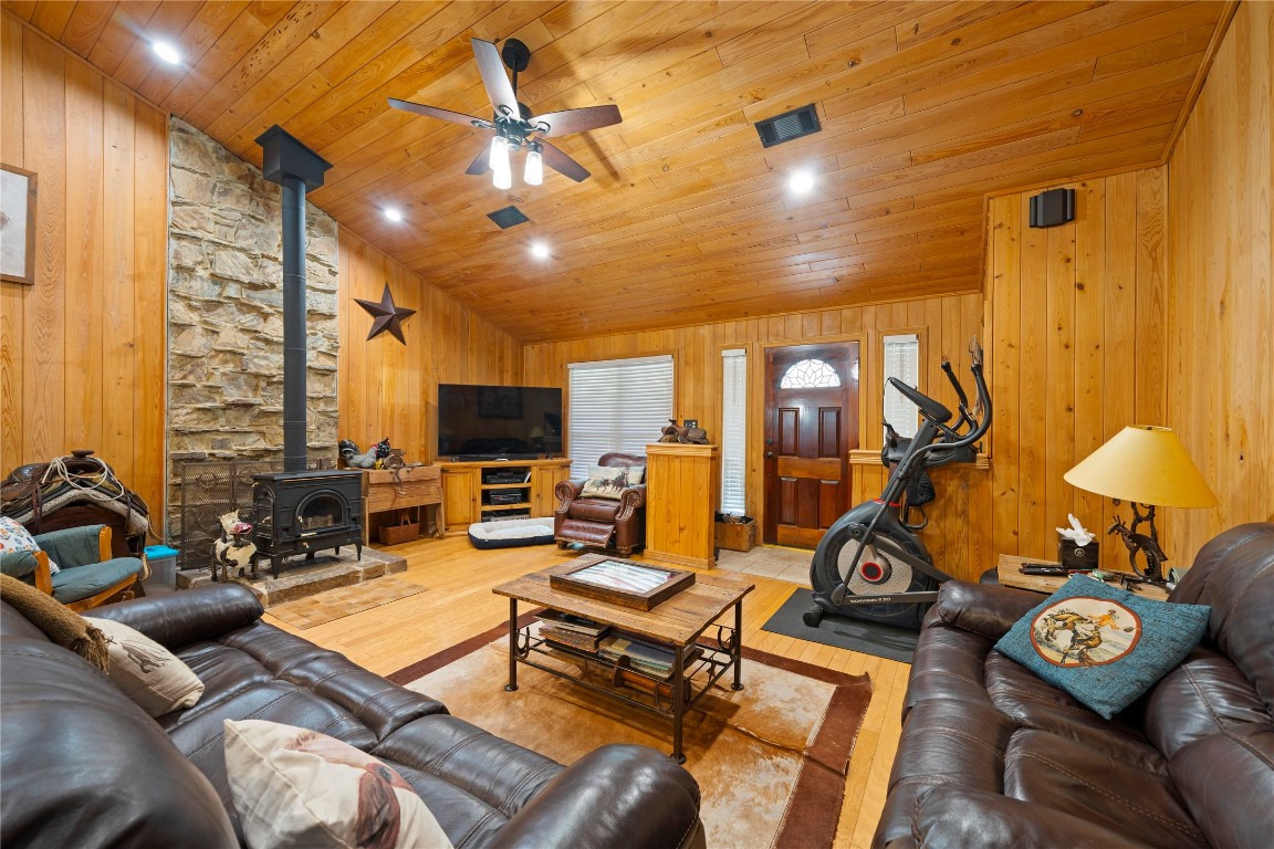 9895 Hickory Ridge Drive Conroe, TX 77303 - Photo 5 of 50