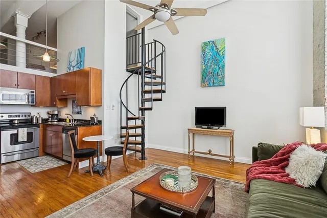 $2,200 | 920 Poeyfarre Street, Unit 247, New Orleans, LA 70130