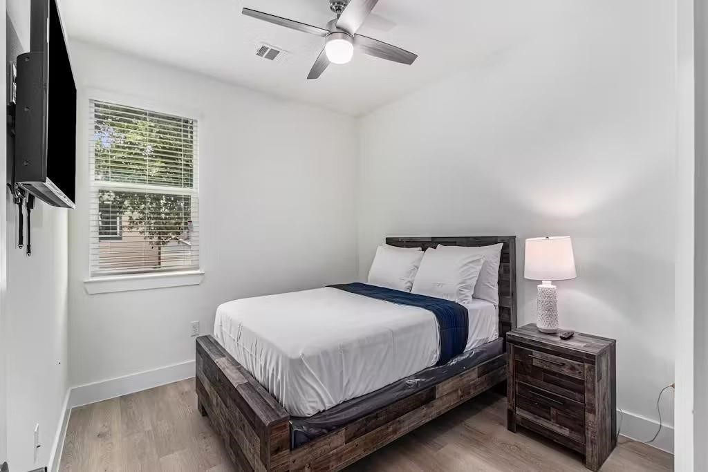 3642 Mainer Street, Unit B Houston, TX 77021 - Photo 8 of 13