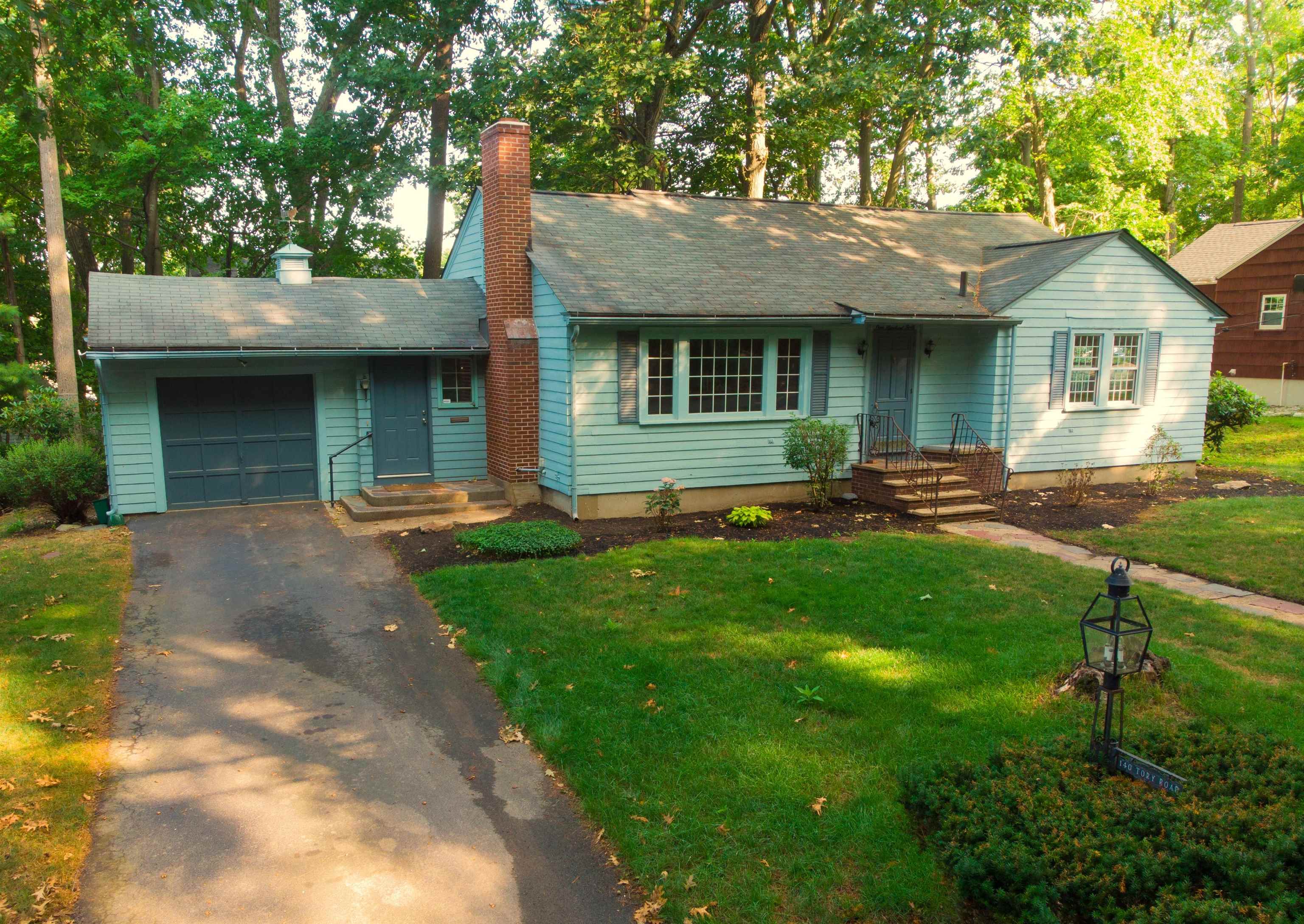 140 Tory Road Manchester, NH 03104 - Photo 1 of 13