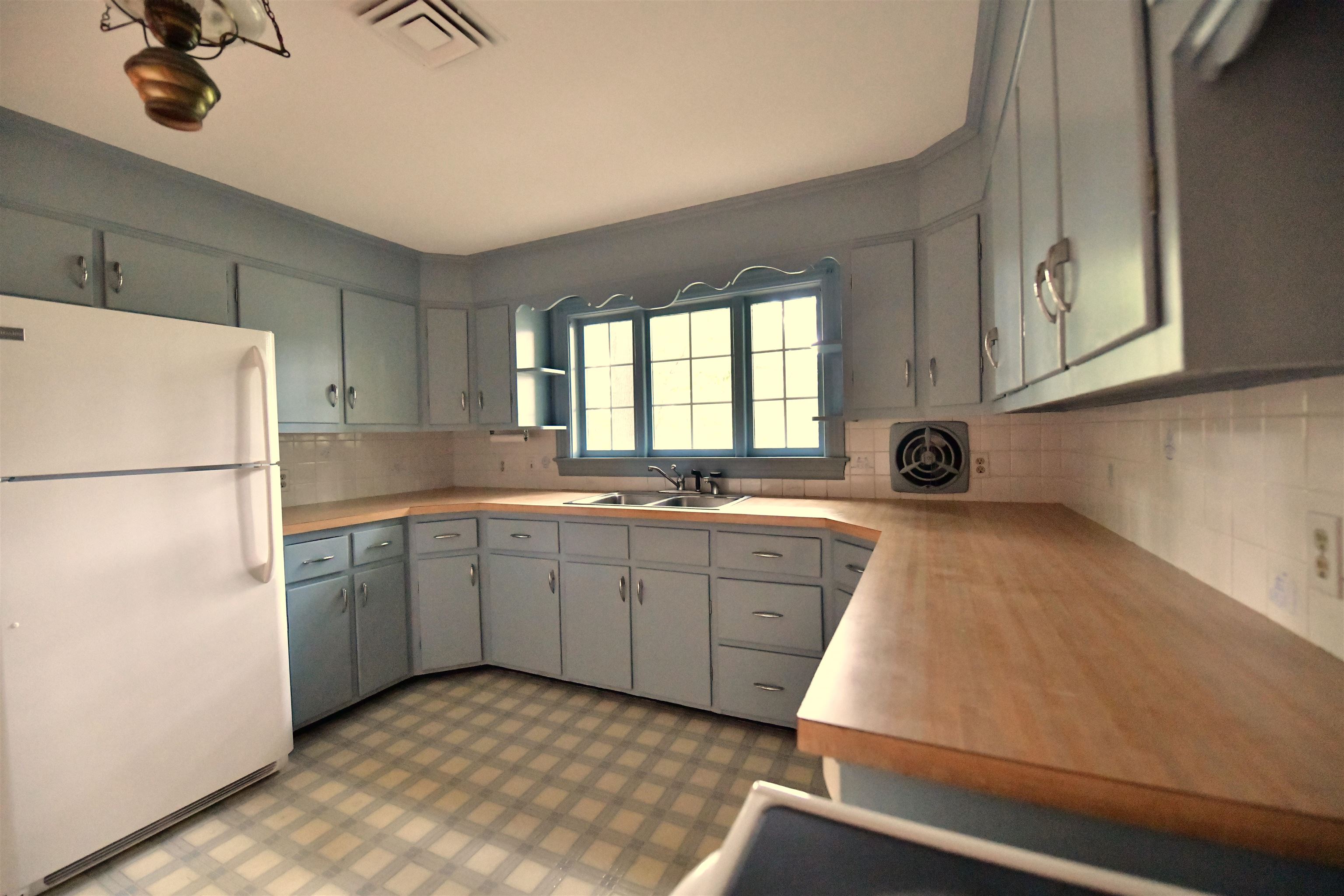 140 Tory Road Manchester, NH 03104 - Photo 11 of 13