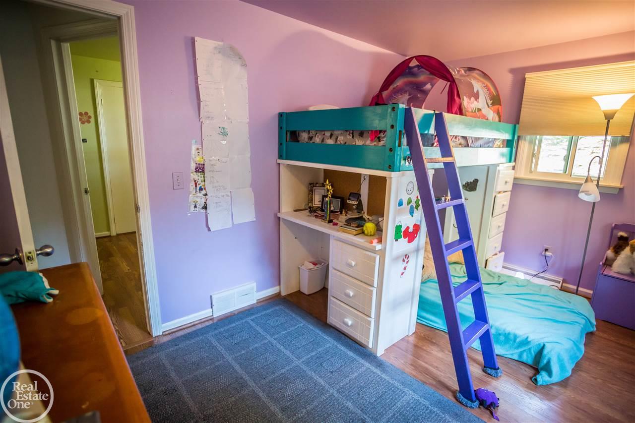 3276 Riverside Drive Port Huron, MI 48060 - Photo 30 of 60 31385791-29.JPG