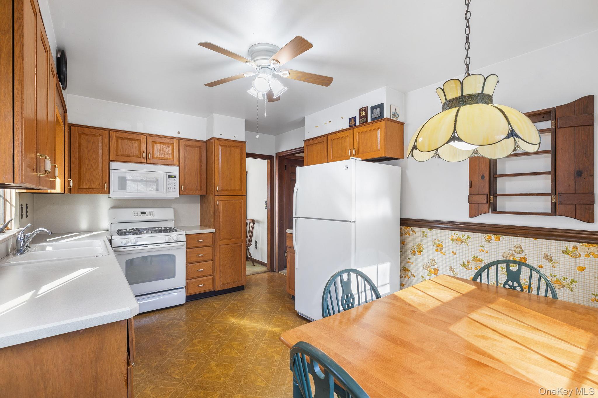 46 Nursery Road Tuxedo Park, NY 10987 - Photo 6 of 42