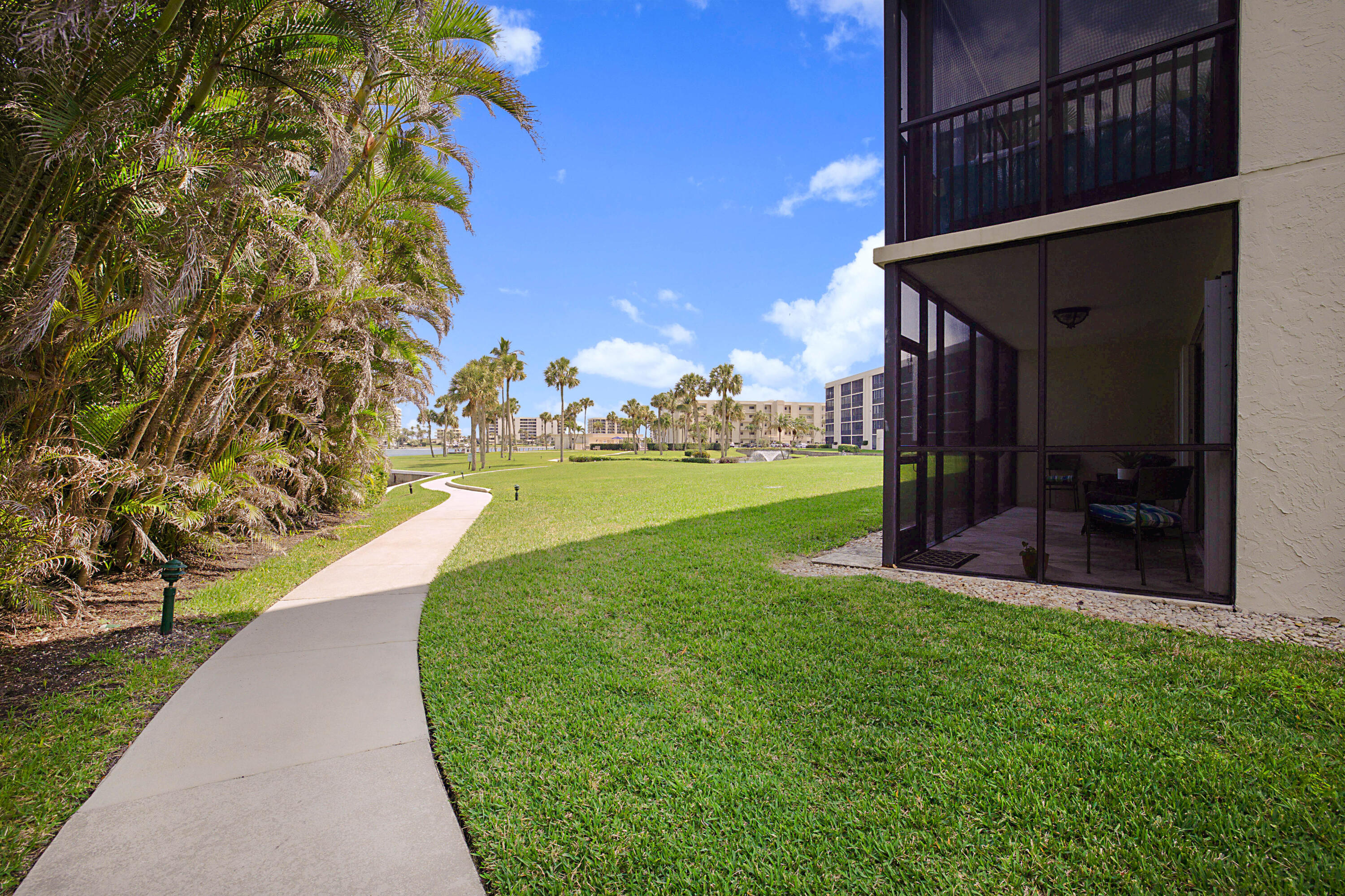 300 Intracoastal Place, Unit 101 Jupiter, FL 33469 - Photo 27 of 44 300 Intracoastal Place 101-26