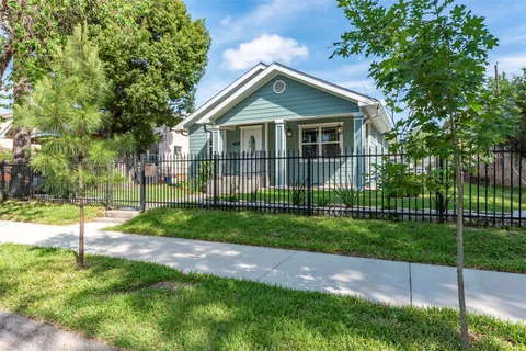 $2,195 | 109 Dresden Street, Houston, TX 77012