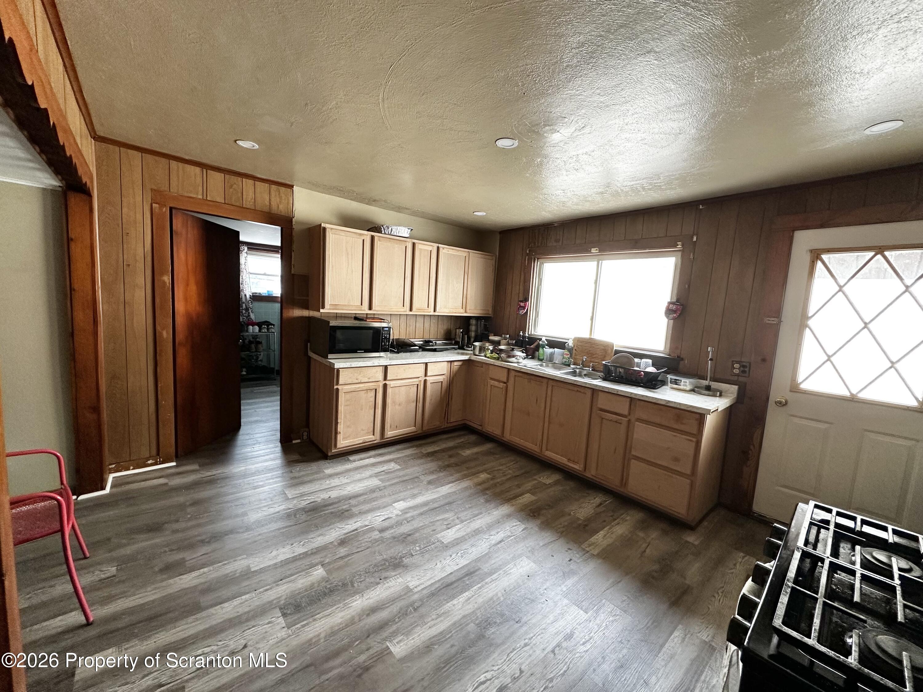 131 Throop Street Scranton, PA 18508 - Photo 6 of 16 Kitchen