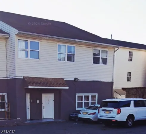 $3,450 | 604 Livingston Street, Unit C4, Elizabeth Port, NJ 07206