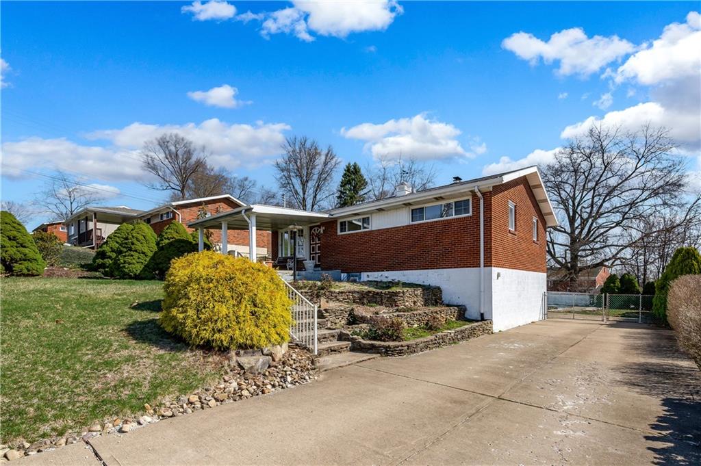 310 Ilex Drive Pittsburgh, PA 15237 - Photo 2 of 34