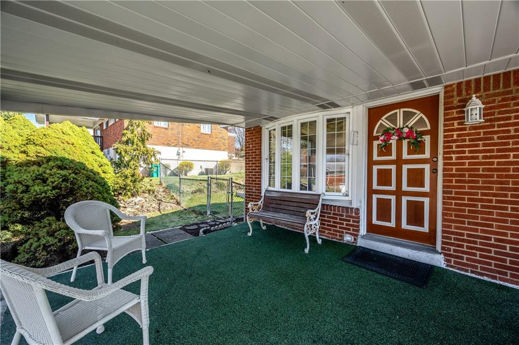 310 Ilex Drive Pittsburgh, PA 15237 - Photo 4 of 34