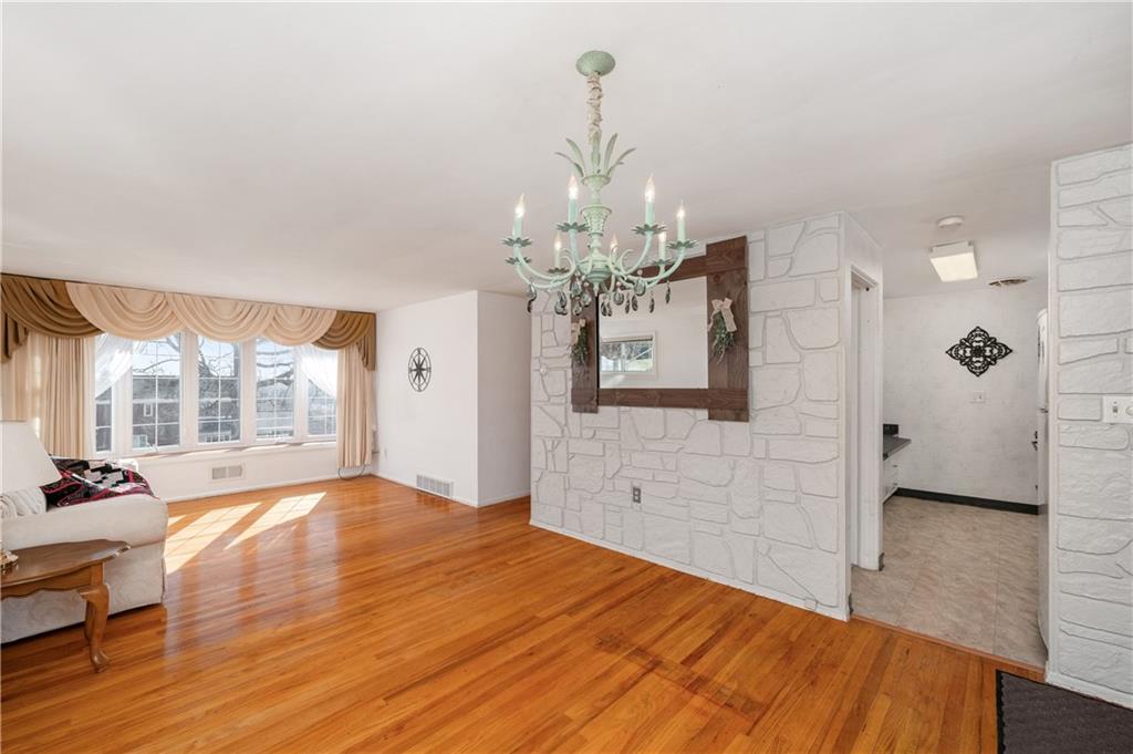 310 Ilex Drive Pittsburgh, PA 15237 - Photo 7 of 34