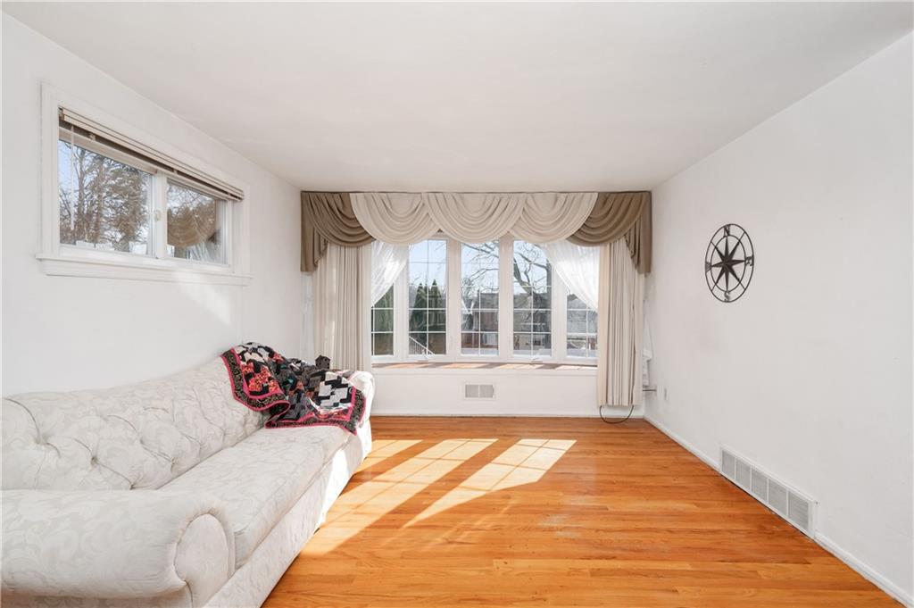 310 Ilex Drive Pittsburgh, PA 15237 - Photo 10 of 34