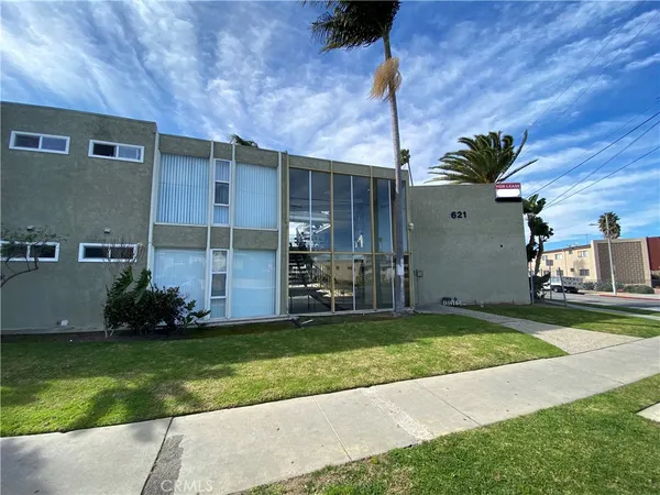 $1,795 | 621 North Market Street, Inglewood, CA 90302