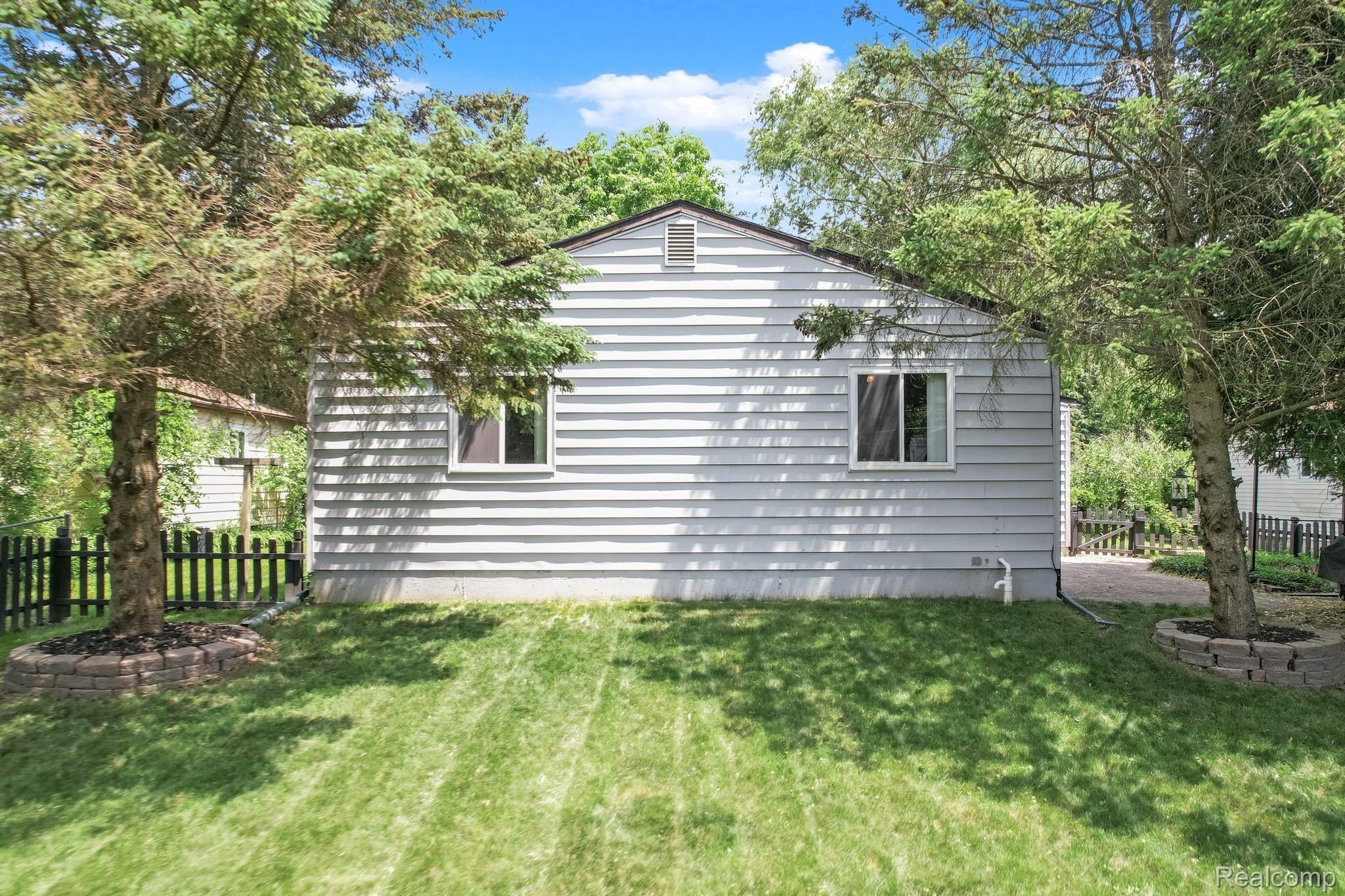 3440 Cone Avenue Rochester, MI 48309 - Photo 20 of 26 Rear of home