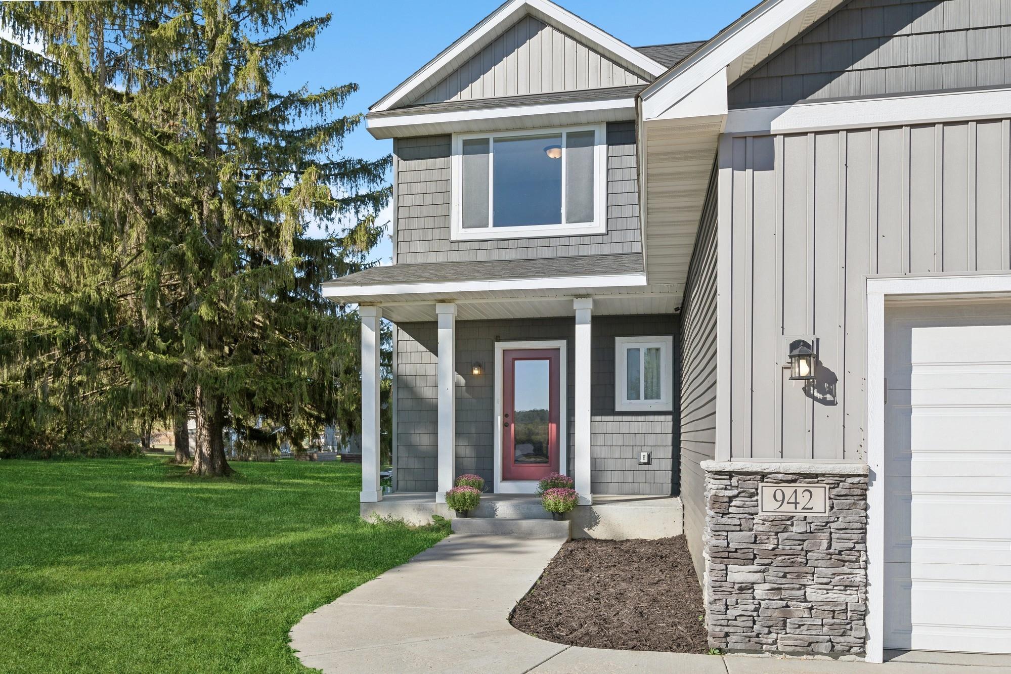 942 Alexander Road Hudson, WI 54016 - Photo 2 of 40 Gallery Image 2