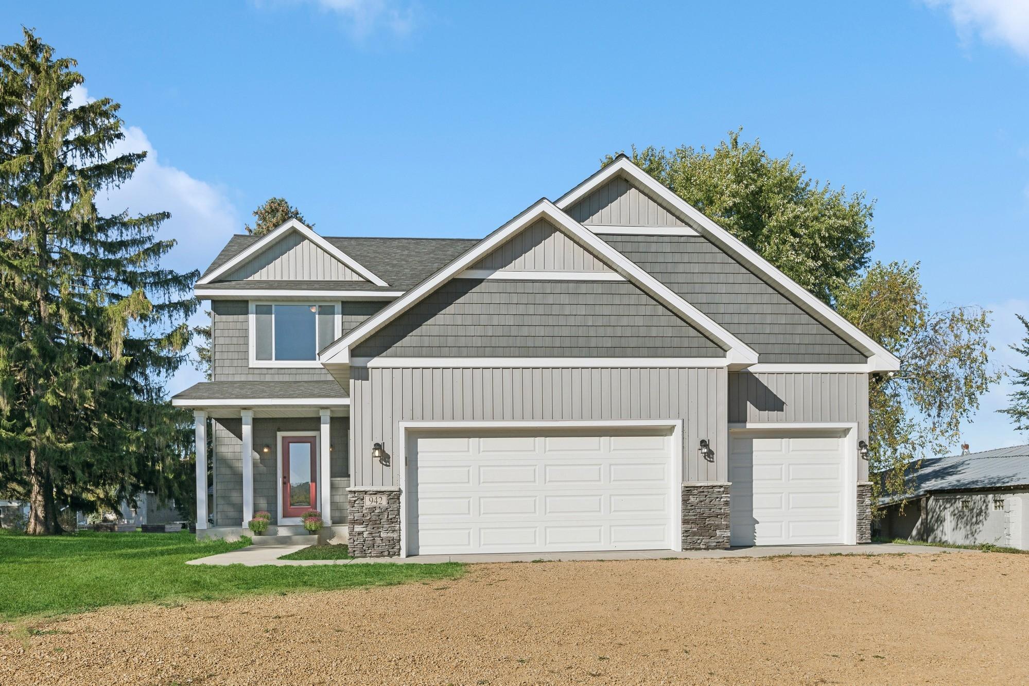 942 Alexander Road Hudson, WI 54016 - Photo 3 of 40 Gallery Image 3