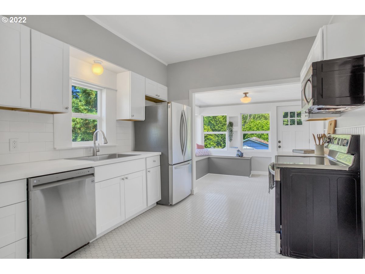 635 Northwest 8th Avenue Camas, WA 98607 - Photo 13 of 27
