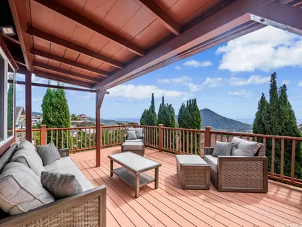 $2,550,000 | 1105 Kaluanui Road, Honolulu, HI 96825