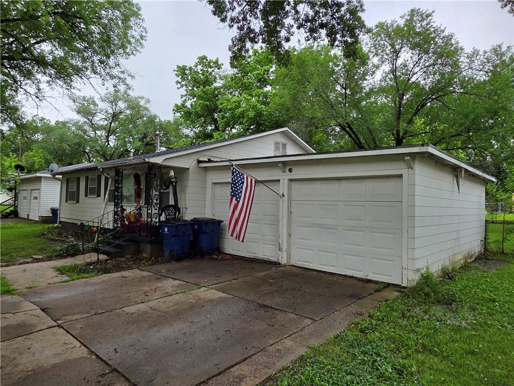 304 Warwick Road Coffeyville, KS 67337 - Photo 33 of 34
