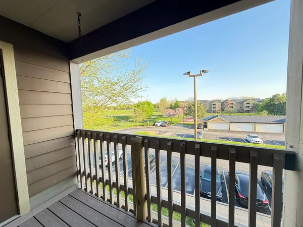 $1,840 | 127 Glengarry Drive, Unit 307, Bloomingdale, IL 60108
