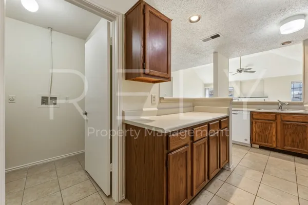 $1,895 | 604 David Curry Drive, Round Rock, TX 78664