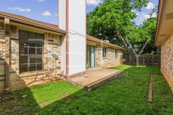 $1,895 | 604 David Curry Drive, Round Rock, TX 78664
