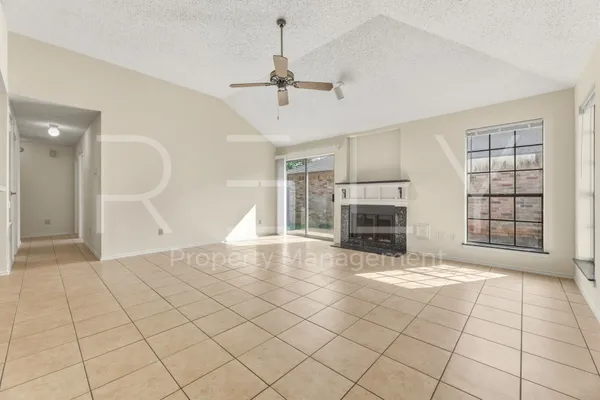 $1,895 | 604 David Curry Drive, Round Rock, TX 78664